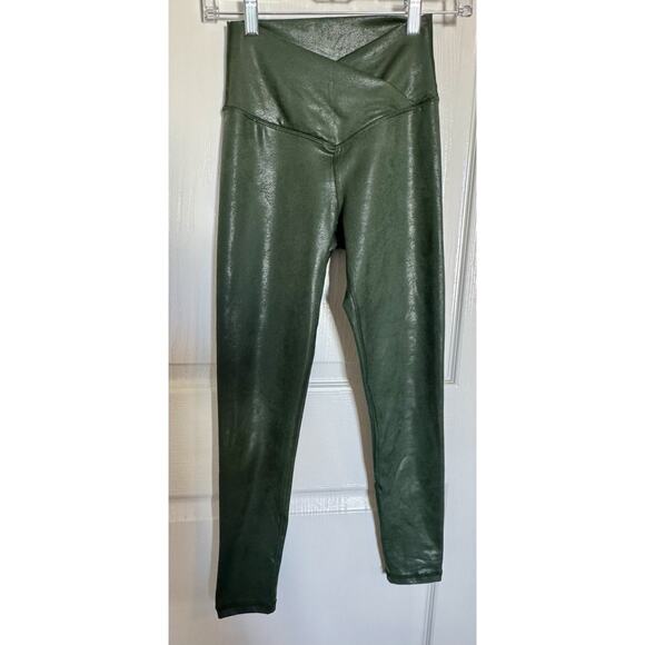 Women's OFFLINE by Aerie High Waisted Crossover Legging Green Faux Leather Small - Picture 1 of 6
